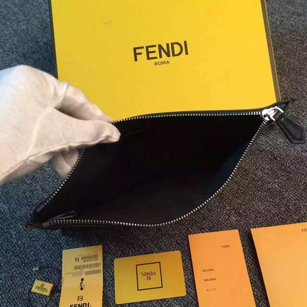 大人気！【フェンディクラッチ コピー FENDI】キュートなモンスターBAGBUGSクラッチ 7030902